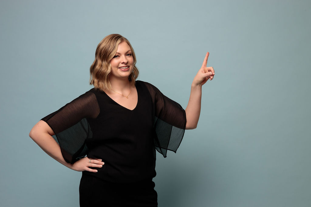 Maureen pointing up